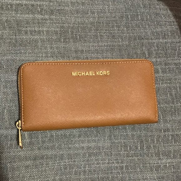 Long Zipped Cognac Wallet - Picture 2 of 4